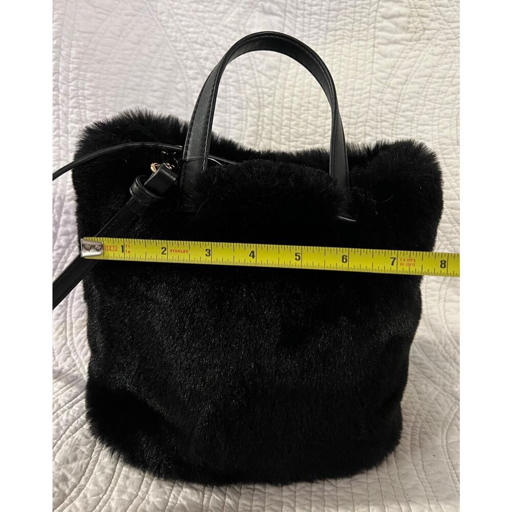Expressions NYC Black
Crossbody Bag
Faux fur
Brand new - Picture 7 of 8